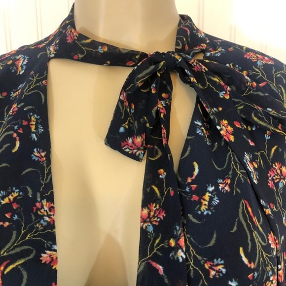 NWOT BCBGeneration Pussy Bow Romper XS 2 Long Sleeve Neck Tie Pocket Floral Navy - Picture 8 of 16